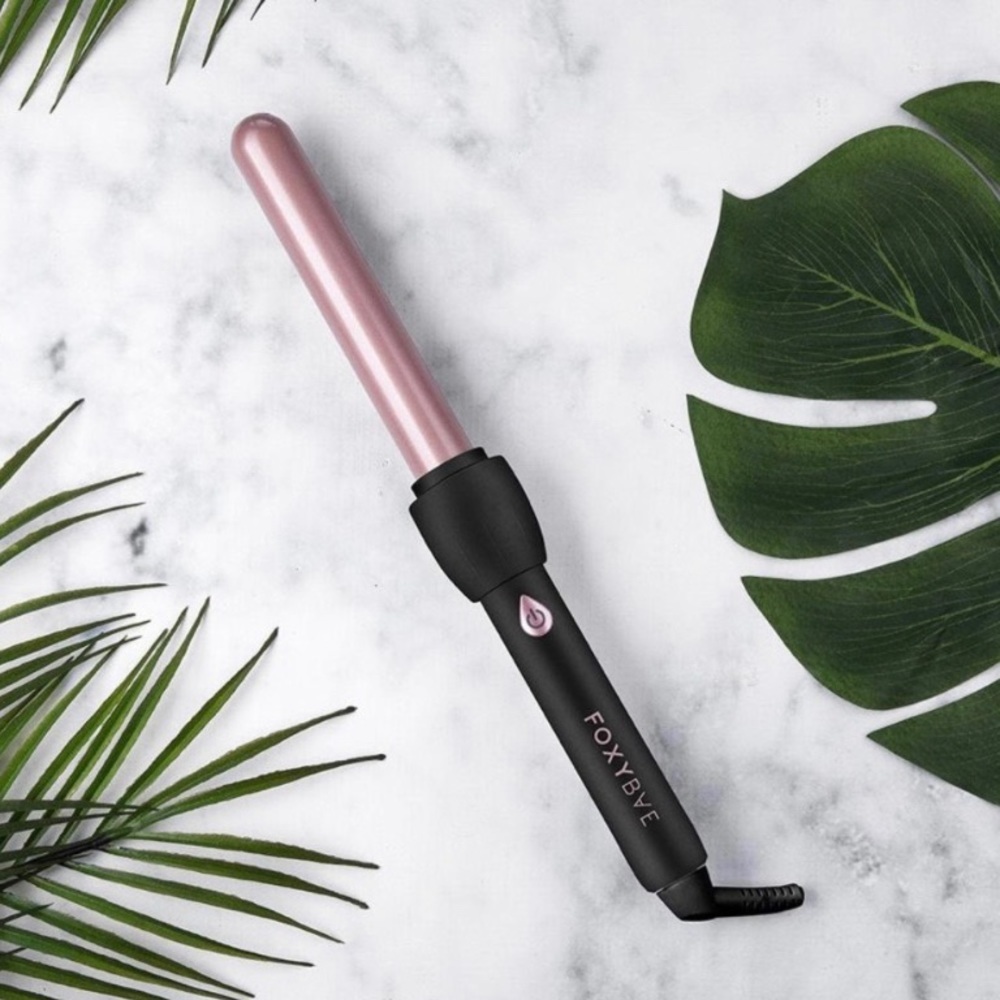 4 for $20  foxybae 25mm curling iron